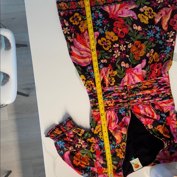 FARM Rio Vibrant Floral Puff Sleeve Dress - Picture 13 of 14